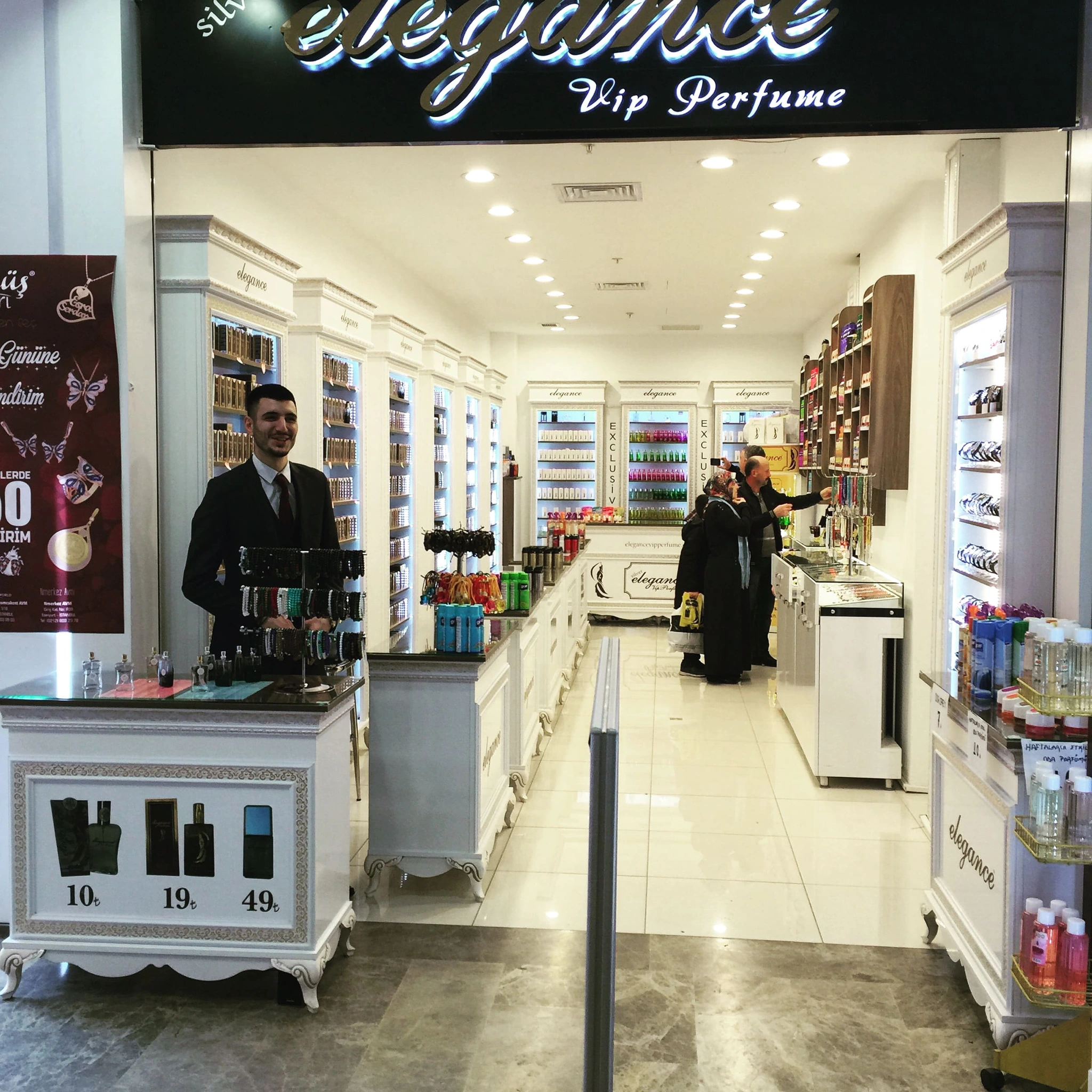 Canlı ve dikkat çekici karşılama alanı