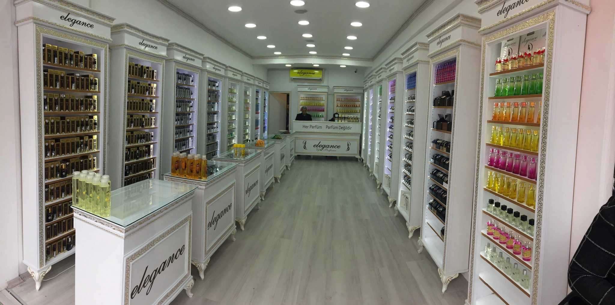 Premium iç mekân ve raf düzeni